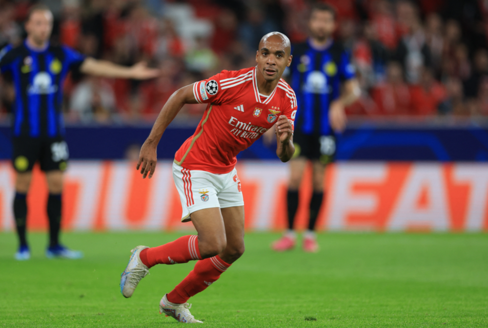 里程碑夜!弗拉门戈复出首秀;荷甲今夜刷纪录;更衣室稳定;轮换策略被讨论 里程碑夜!弗拉门戈复出首秀;荷甲今夜刷纪录;更衣室稳定;轮换策略被讨论