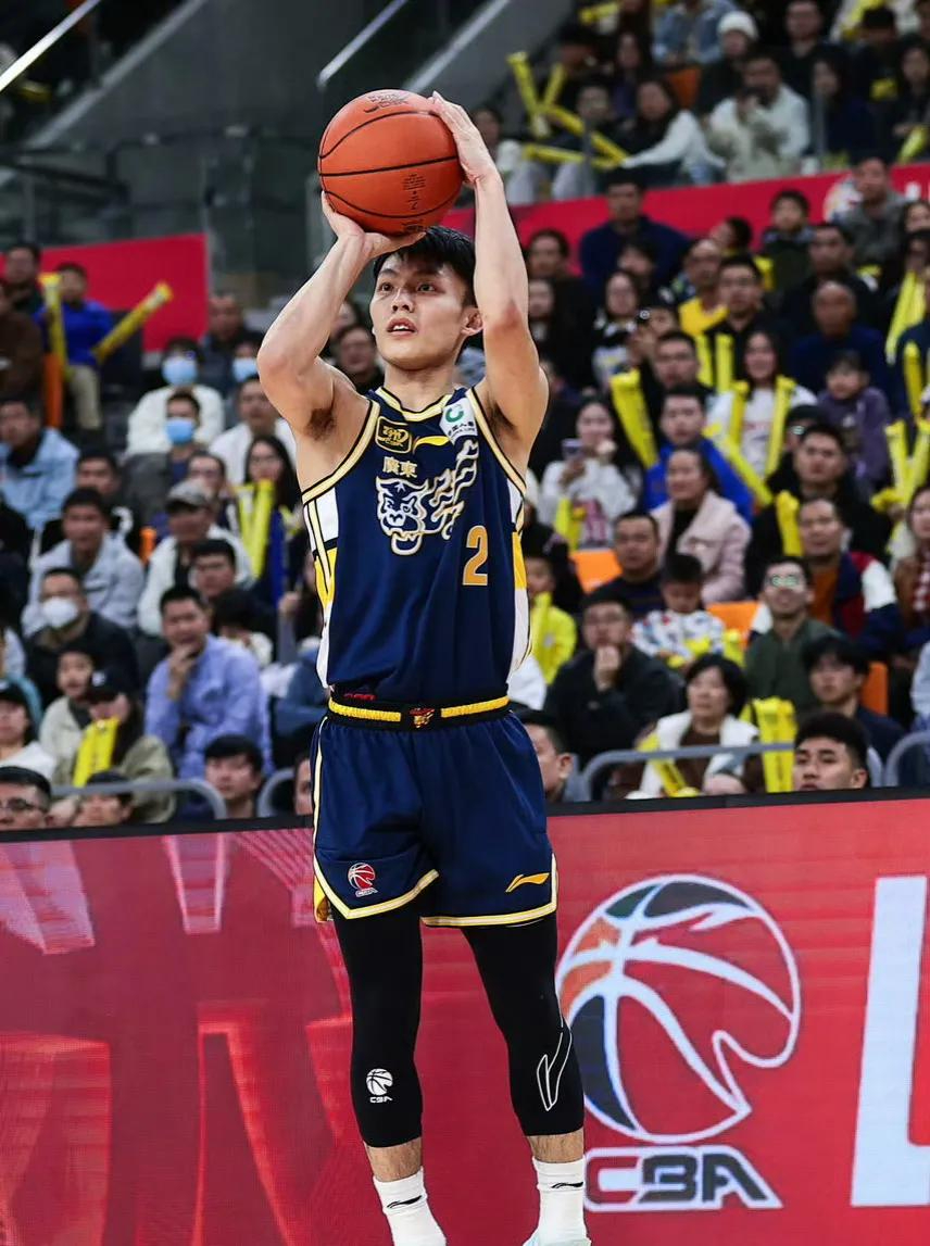 广州队发布备战花絮;国际比赛日遗憾出局;CBA常规赛任务艰巨;球探报告显示潜力的简单介绍 广州队发布备战花絮;国际比赛日遗憾出局;CBA常规赛任务艰巨;球探报告显示潜力的简单介绍