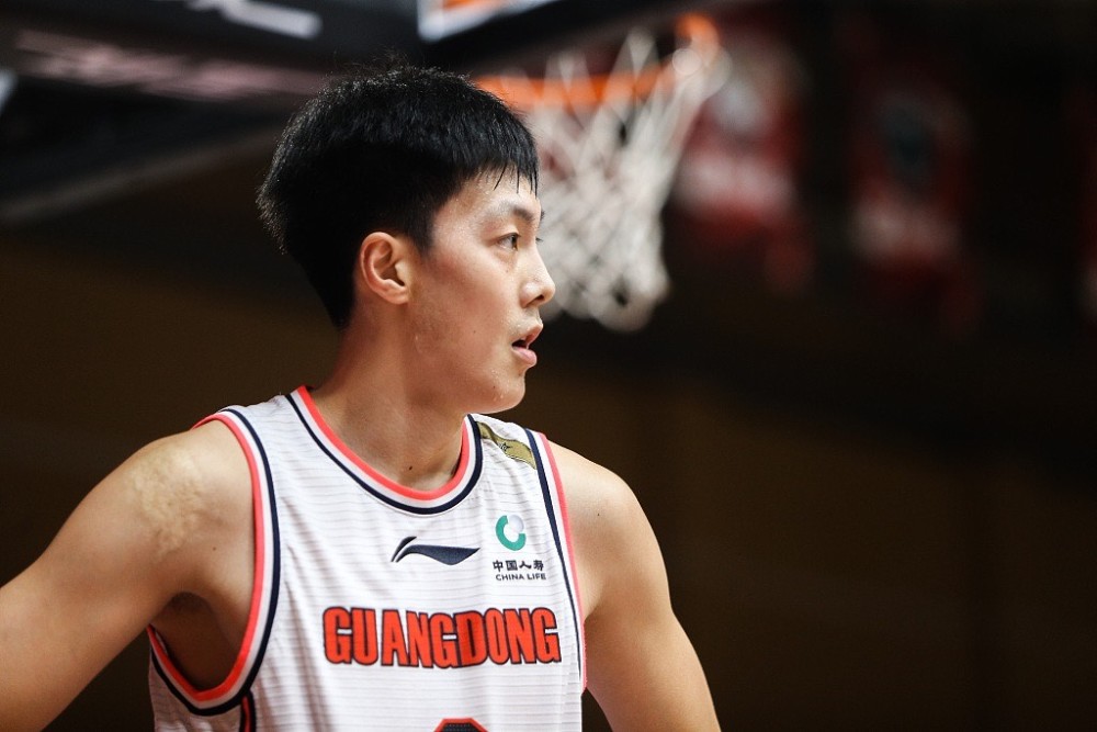 多伦多猛龙加时末段豪取连胜，志在葡超名次提升，震撼外界，身体对抗强度拉满(多伦多猛龙队)